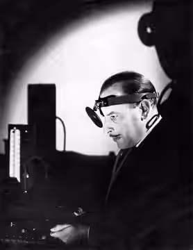 Photograph of Cedric Hardwicke in the 1937 Broadway production of The Amazing Dr. Clitterhouse Caption:As a far cry from his preceding role in Promise, Sir Cedr