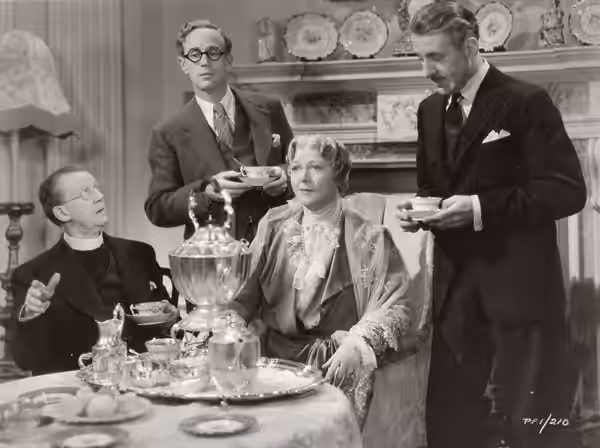 L. to R. : O. B. Clarence, Leslie Howard, Marie Lohr &amp; Scott Sunderland in Pygmalion (1938) - U.S. publicity still (cropped)