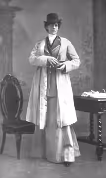 Portrait of Violet Vanbrugh (1867–1942) as Georgiana Tidman in Dandy Dick Whittington from The Sketch, Vol. XXIX, No. 373, March 21, 1900, page 382