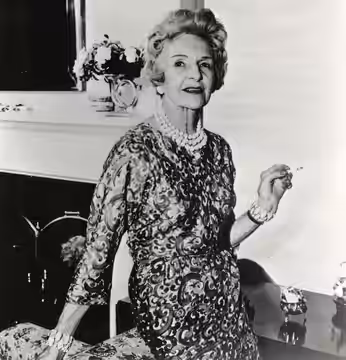 Cathleen Nesbitt in the TV series The Farmer's Daughter - publicity still (modified and cropped : see sources) (1963)
