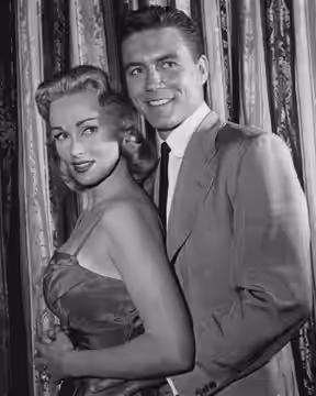 Photo of Roger Smith as Jeff Spencer and guest star Karen Steele from the television program 77 Sunset Strip. (1959)