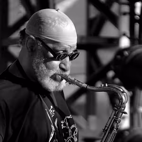 Outdoor portrait of Sonny Rollins, american jazz saxo player, taken on 2005-07-22 during the Jazz à Juan Festival (French Riviera), before his performance.
