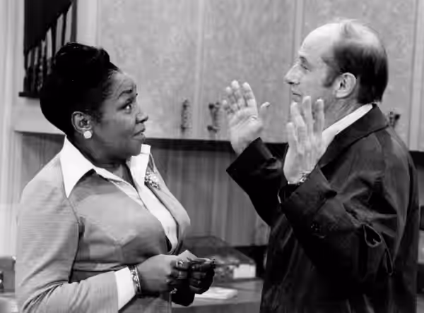 Photo from the television series The Jeffersons. Louise (Isabel Sanford) takes a job with Mr. Wexler (Milton Seltzer) without knowing he's husband George's comp (1975)