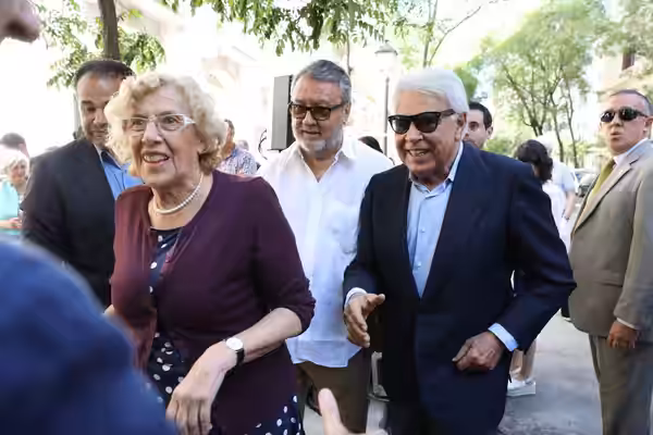 La aportación como político, intelectual y escritor de Jorge Semprún ha llevado al Ayuntamiento de Madrid a rendirle un homenaje en la ciudad que le vio nacer,  (2017)