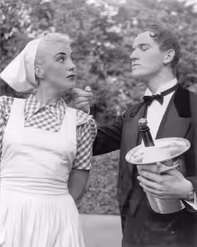 Hans Alfredson i lustspelet Så’na är karlarna på Fredriksdals friluftsteater i Helsingborg 1952.
