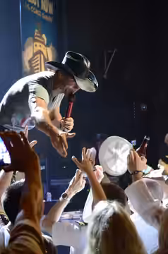 NEW YORK (May 28, 2012) Country music musician Tim McGraw performs a private concert for service members and their families at the Beacon Theatre in Manhattan d