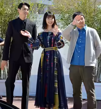 Le réalisateur et les acteurs du film Netemo sametemo au festival de Cannes. (2018)
