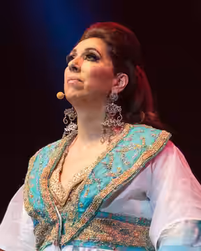 Retrato deRegina Orozco, soprano y actriz mexicana, durante su concierto "Canciones pa' planchar". (2022)