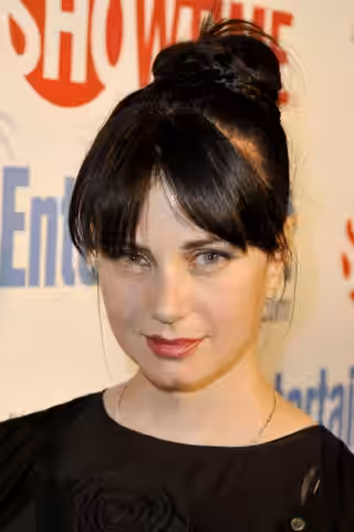 Mia Kirshner