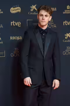 Patrick Criado on the red carpet of the Goya Awards held in Granada in 2025
