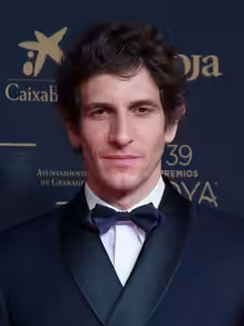 Quim Gutiérrez on the red carpet of the Goya Awards held in Granada in 2025