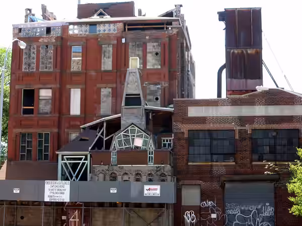 The Broken Angel House in Brooklyn, NY, USA. The site of the documentary Dave Chappelle's Block Party. (2007)