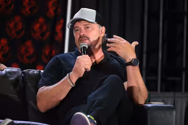Tom Welling speaking with attendees at the 2024 Rose City Comic Con at the Oregon Convention Center in Portland, Oregon. Please attribute to Gage Skidmore if us