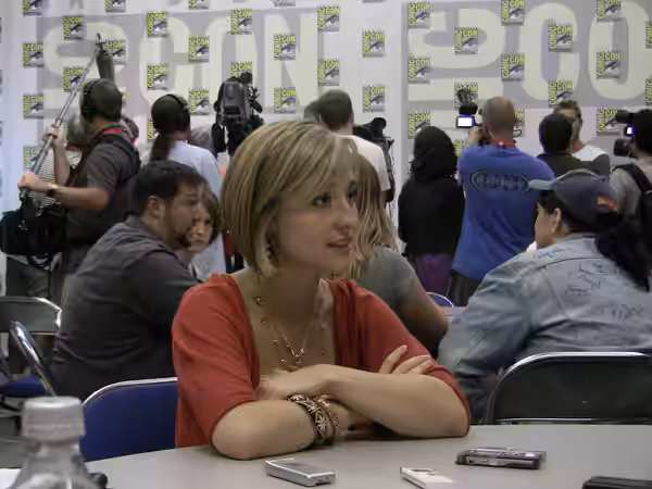 kristin.eonline.com - Comic-Con 2009 - Smallville - San Diego, Calif. - July 26, 2009