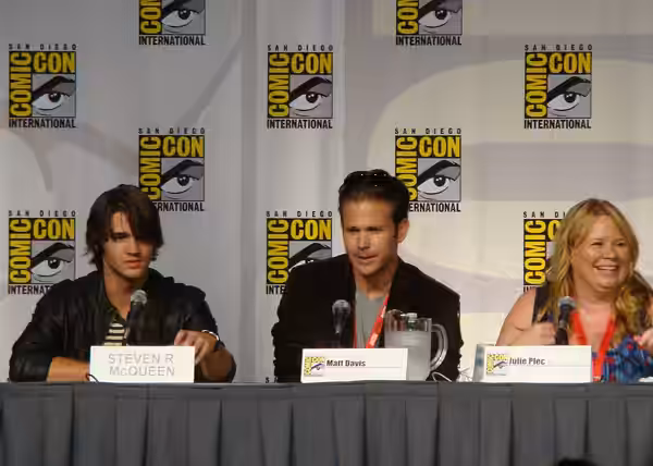 Steven R McQueen, Matt Davis &amp; Julie Plec (2010)
