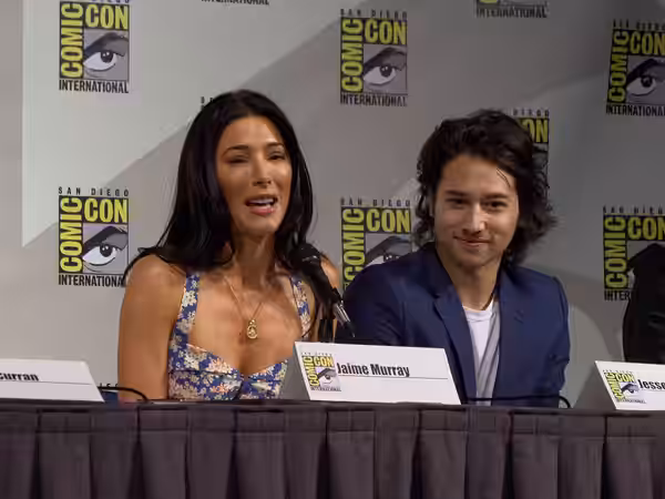 Jaime Murray, Jesse Rath (2013)