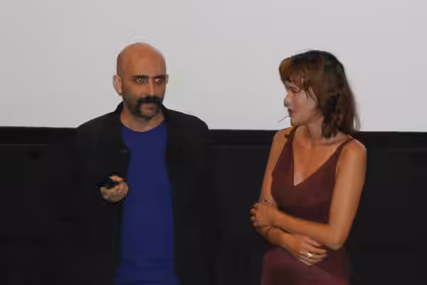 Paz must have her lollipop during the Q&amp;A. (2009)