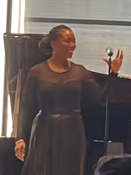 A cropped photo of Heather Headley at Northwestern University in Chicago, Illinois on November 13, 2022
