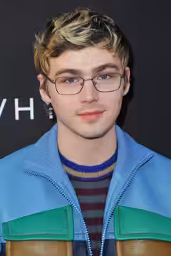 Miles Heizer
