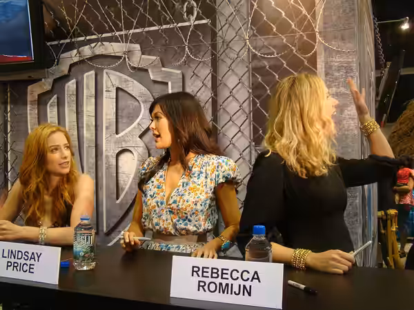 Jaime Ray Newman, Lindsay Price &amp; Rebecca Romijn signing (2009)