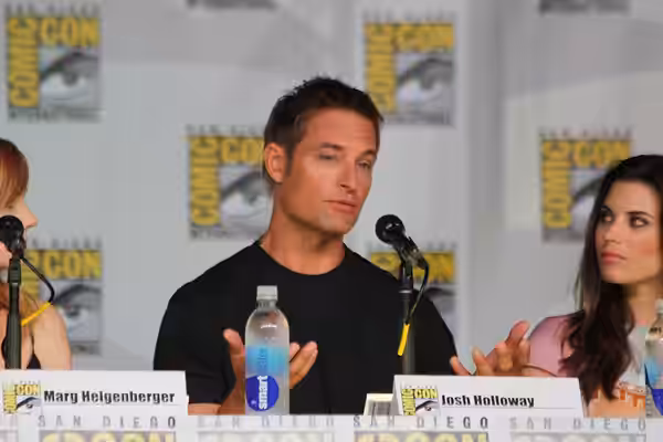 Josh Holloway (Gabriel), Meghan Ory (Riley) (2013)