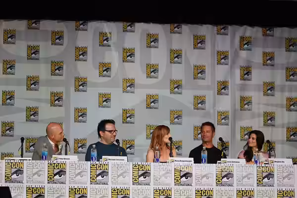 Tripp Vinson, Michael Seitzman, Marg Helgenberger (Lillian) , Josh Holloway (Gabriel), Meghan Ory (Riley) (2013)