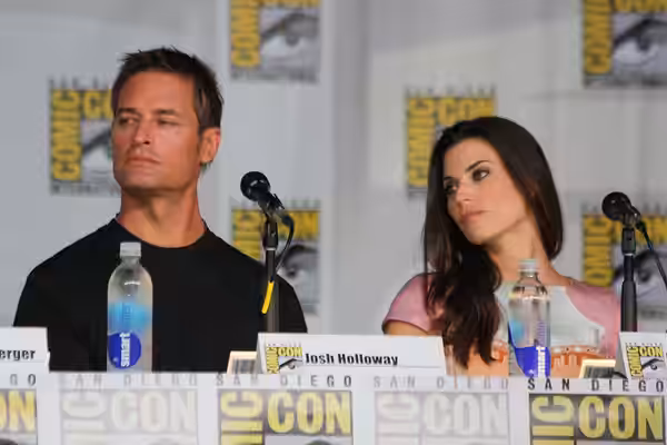 Josh Holloway (Gabriel), Meghan Ory (Riley) (2013)