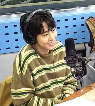 Ahn Hyo-seop at Choi Hwa-jeong's Power Time in January 2020
