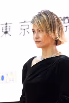 第35回 東京国際映画祭 オープニングイベント レッドカーペット 柴咲コウ (月の満ち欠け) (2022)