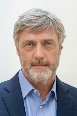 Vincent Regan