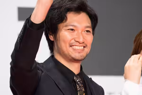 第29回 東京国際映画祭 オープニングセレモニー 青木崇高 (雨にゆれる女) (2016)