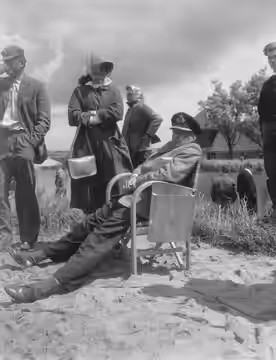 Collectie / Archief : Fotocollectie Anefo Reportage / Serie : [ onbekend ] Beschrijving : Filmopnamen in de Beemster bij Schermerhorn voor de film "Operation Am (1958)