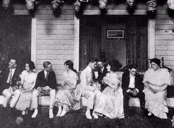 Act IV Scene 2 of 'Seventeen' (1917) showing performers Arthur Wells (Wallie), Henrietta McDannel (Mary), Neil Martin (Johnnie), Beatrice Maude (May), Edgar Ste