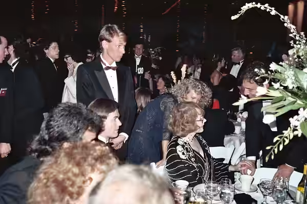 1990 Emmy Awards NOTE: Permission granted to copy, publish, broadcast or post any of my photos, but please credit "photo by Alan Light" if you can. Thanks. Scan