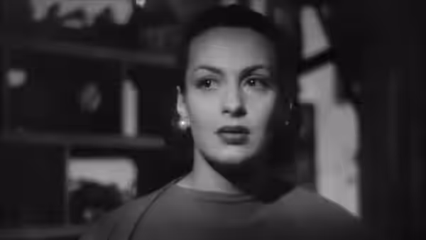 Yvonne Sanson in una scena del film italiano Catene (1949).