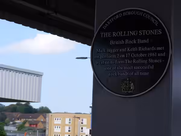 Where Mick and Keith met, Dartford Rolling Stones plaque, railway platform (2016)
