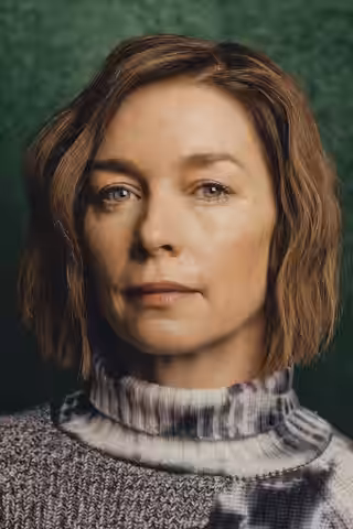 Julianne Nicholson