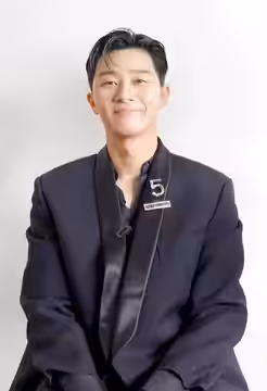 Park Seo-joon during Marie Claire Pop Quiz in December 2021