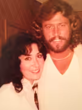 April Byron and Barry Gibb (2013)