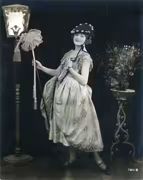 Kathryn McGuire, film actress Subjects: actresses (1922)