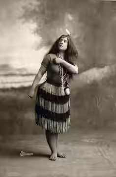 Charlotte Vidot Subjects: actresses (1905)