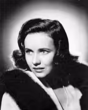 Promotional portrait of Teresa Wright for Shadow of a Doubt (1943), the film for which she received her first top billing (1942)