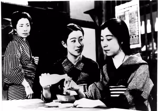 Chōko Iida, Yoshiko Tsubouchi and Emiko Yagumo in Ukikusa monogatari (浮草物語) directed by Yasujirō Ozu, 1934