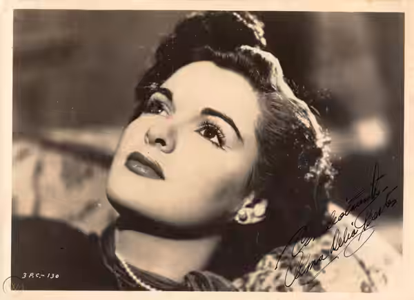Mexican singer and actress Alma Delia Fuentes in a photograph coming from director of Cuban newspaper Diario de la Marina, José Ignacio "Pepin" Rivero. Circa 19