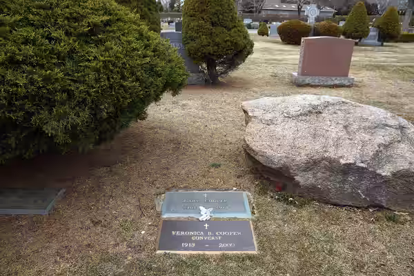 Gary Cooper's grave in Sacred Hearts Cemetery in Southampton, New York (2014)