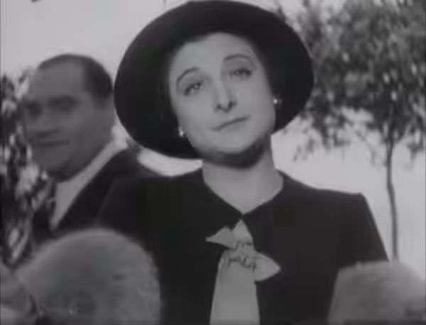 Paola Borboni in una scena del film italiano L'uomo che sorride (1936)