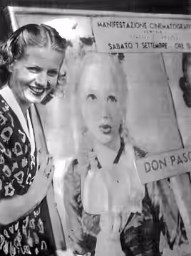 L'attrice Laura Solari a Venezia alla prima del "don Pasquale" (Mastrocinque 1940) (2015)