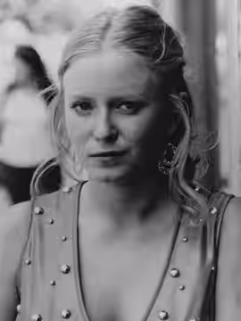 Publicity photo of American actresss, Eve Plumb promoting her role in the Monday, September 27, 1976 premiere of the NBC television film Dawn: Portrait of a Tee