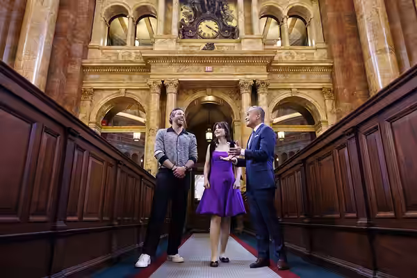 "Harold and the Purple Crayon" stars Zachary Levi and Zooey Deschanel tour the Main Reading Room with Library of Congress Chief Communications Officer Roswell E (2024)