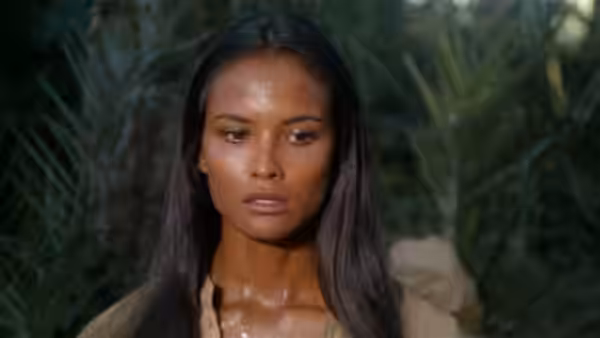 Laura Gemser en un fotograma del film Emanuelle y los últimos caníbales, dirigido por Joe D'Amato en 1977. (2019)